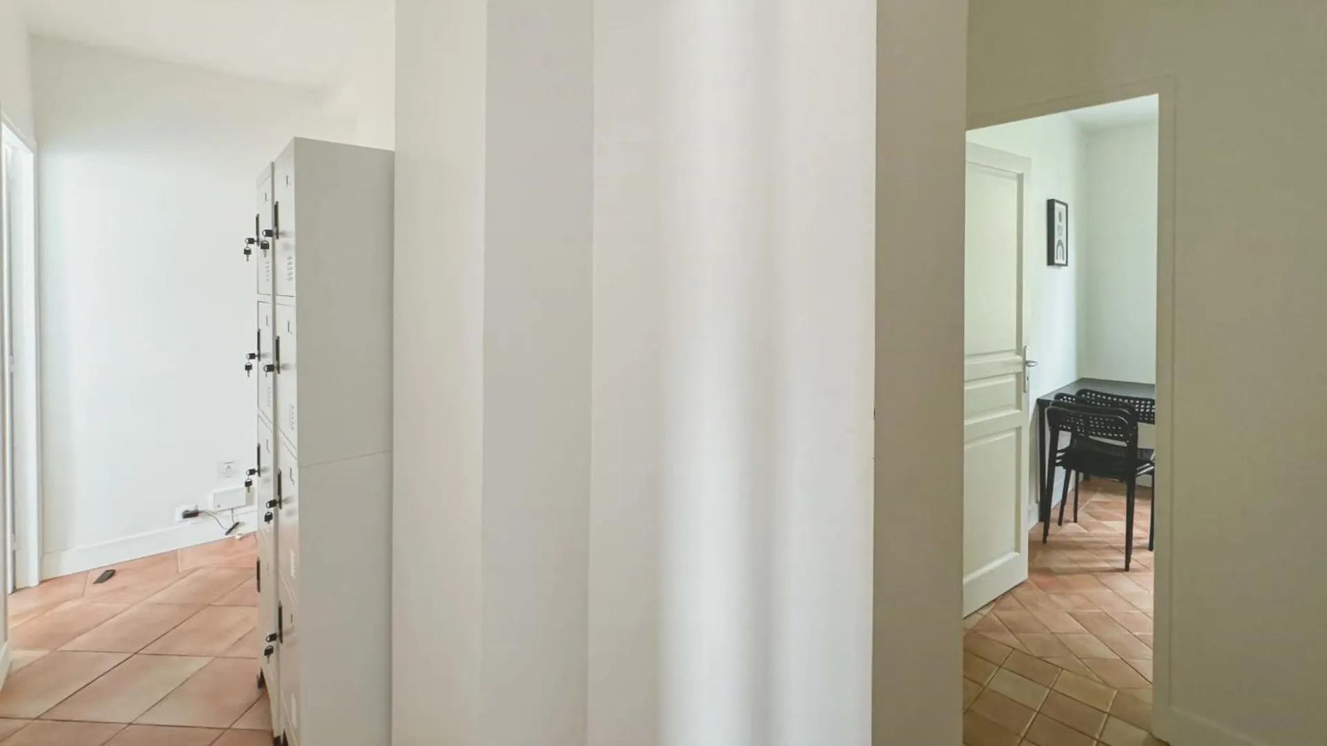 Flexliving - Whole Flat - Augereau Apartment