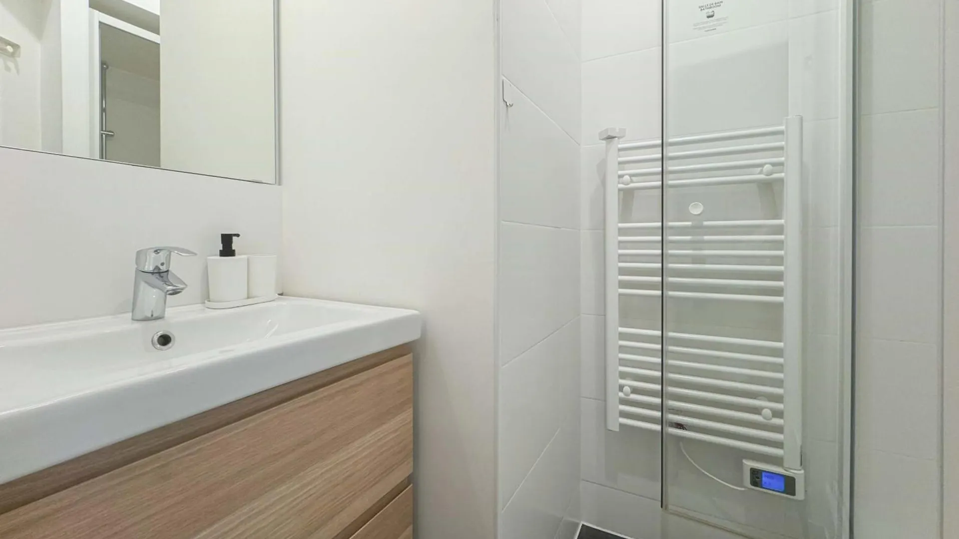 Flexliving - Whole Flat - Augereau Apartment Paris