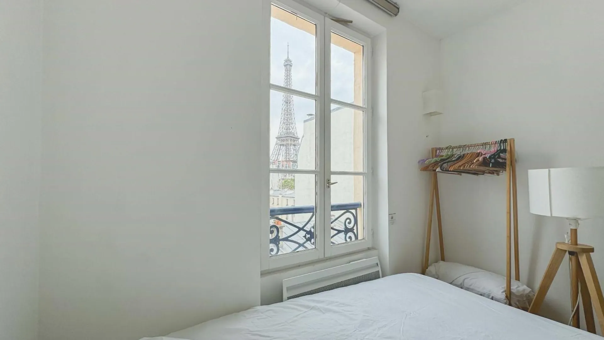 Flexliving - Whole Flat - Augereau Apartment *